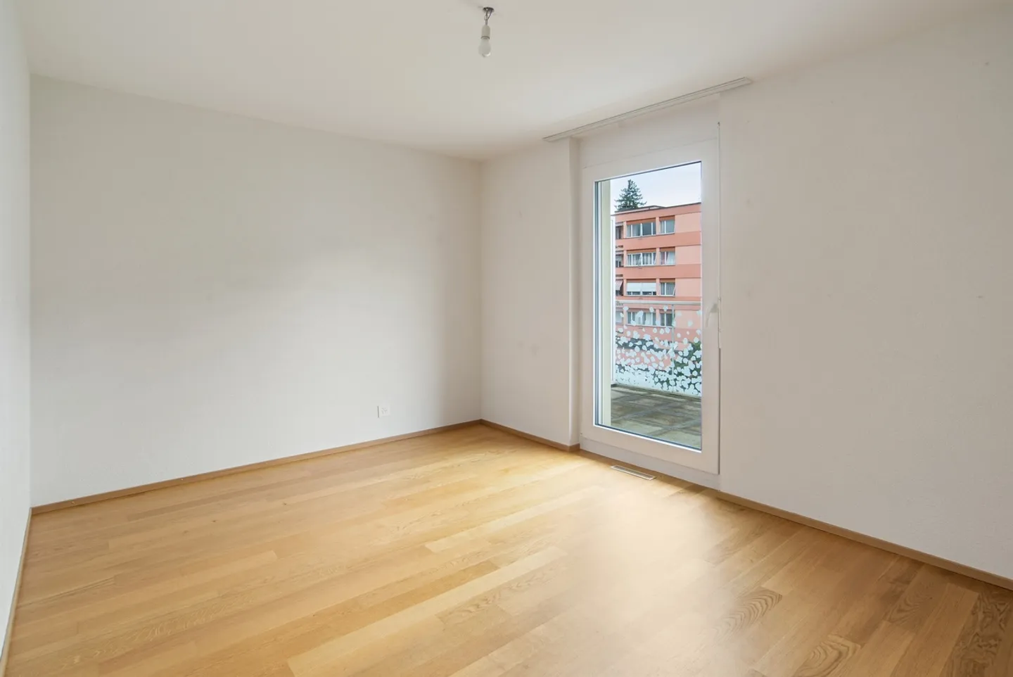 Moderne Eleganz zum Greifen nah - Foto 6 von 11