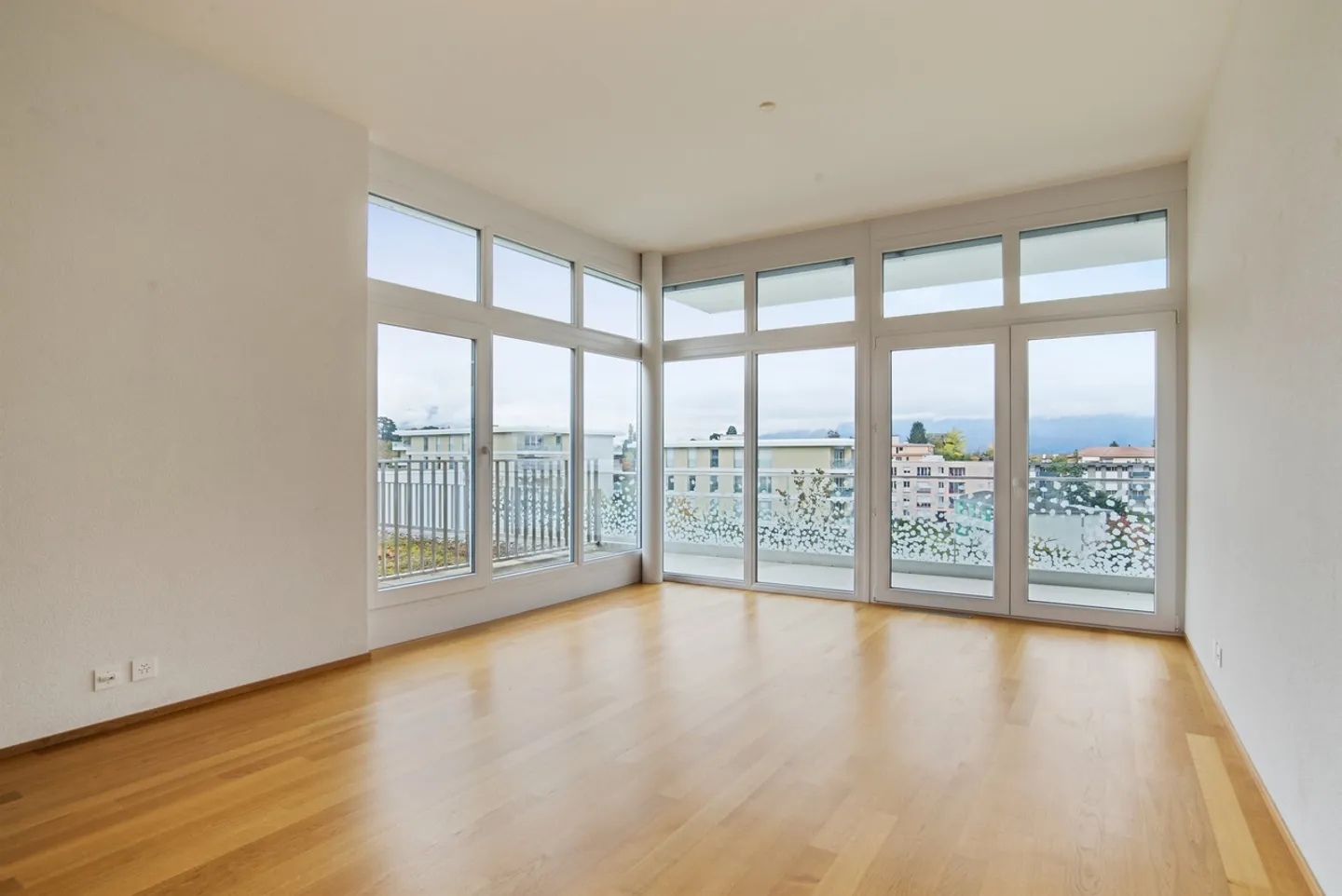 Moderne Eleganz zum Greifen nah - Foto 3 von 11