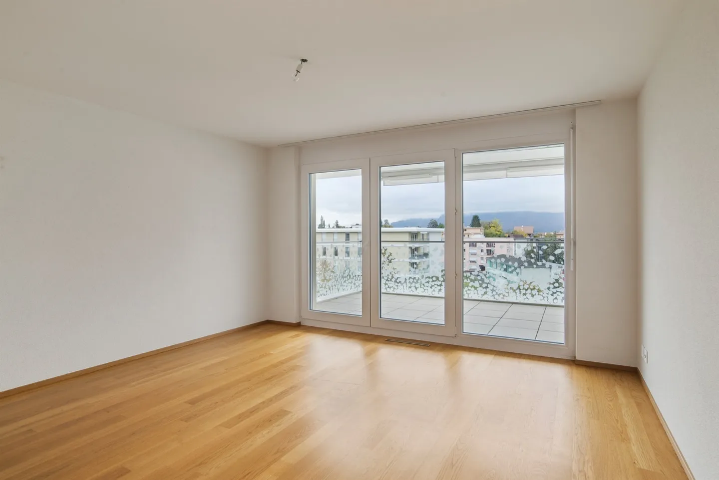 Moderne Eleganz zum Greifen nah - Foto 4 von 11