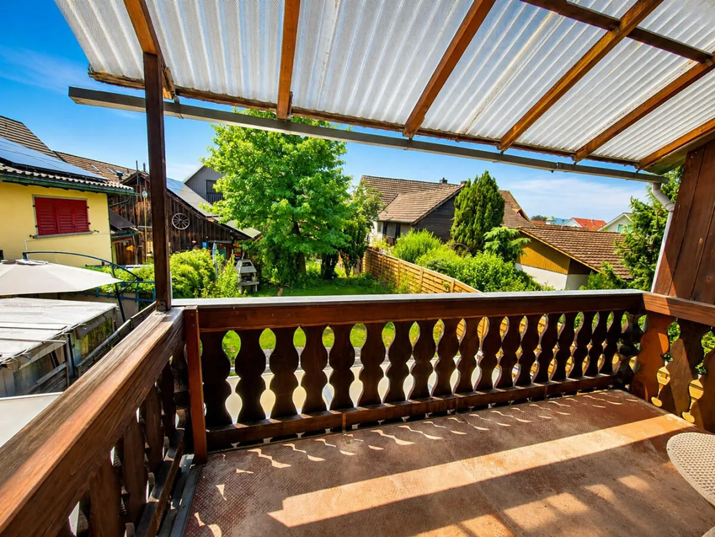 Stylishly renovated gem - Photo 12 of 12
