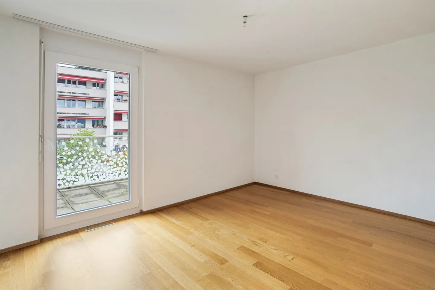 Moderne Eleganz zum Greifen nah - Foto 5 von 11