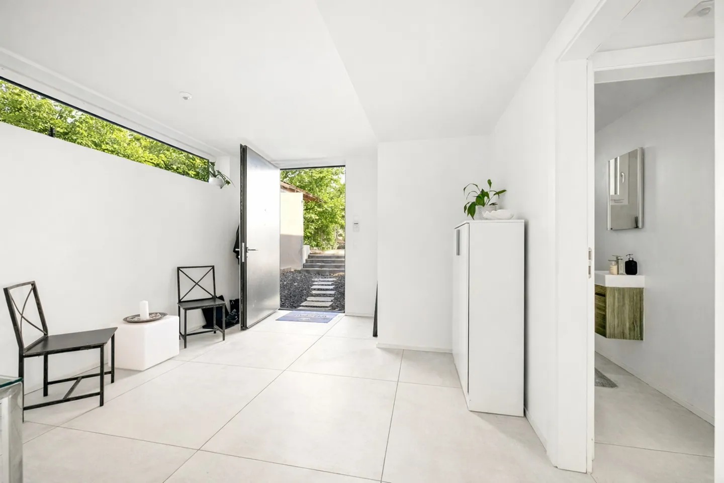 Beautiful architect villa with lake view near Morges - Photo 2 of 20