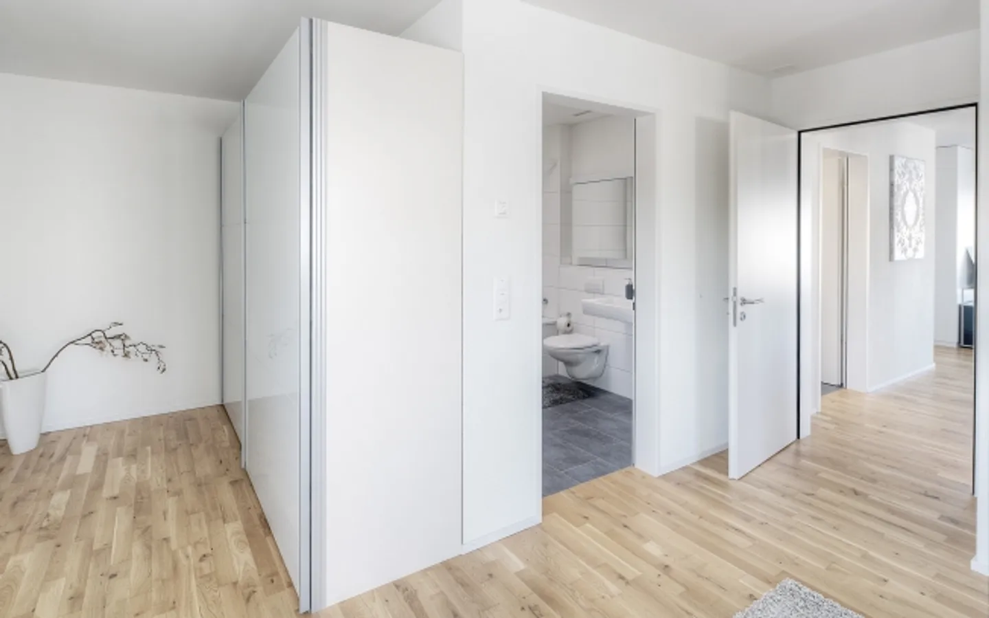 This great apartment is looking for you! - Photo 7 of 10