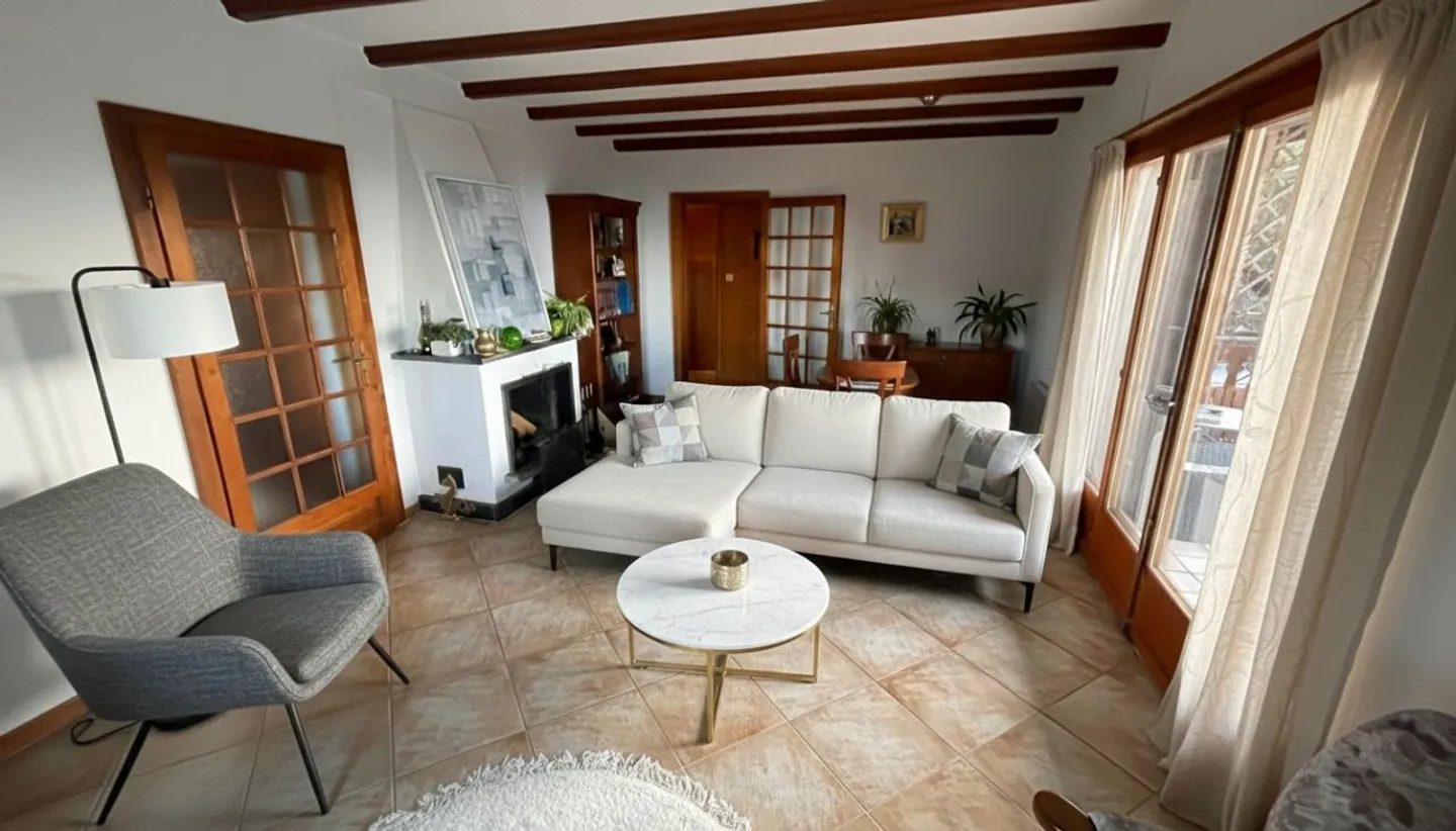 Bella casa familiare a St-Légier con vista sul lago - Foto 4 di 13