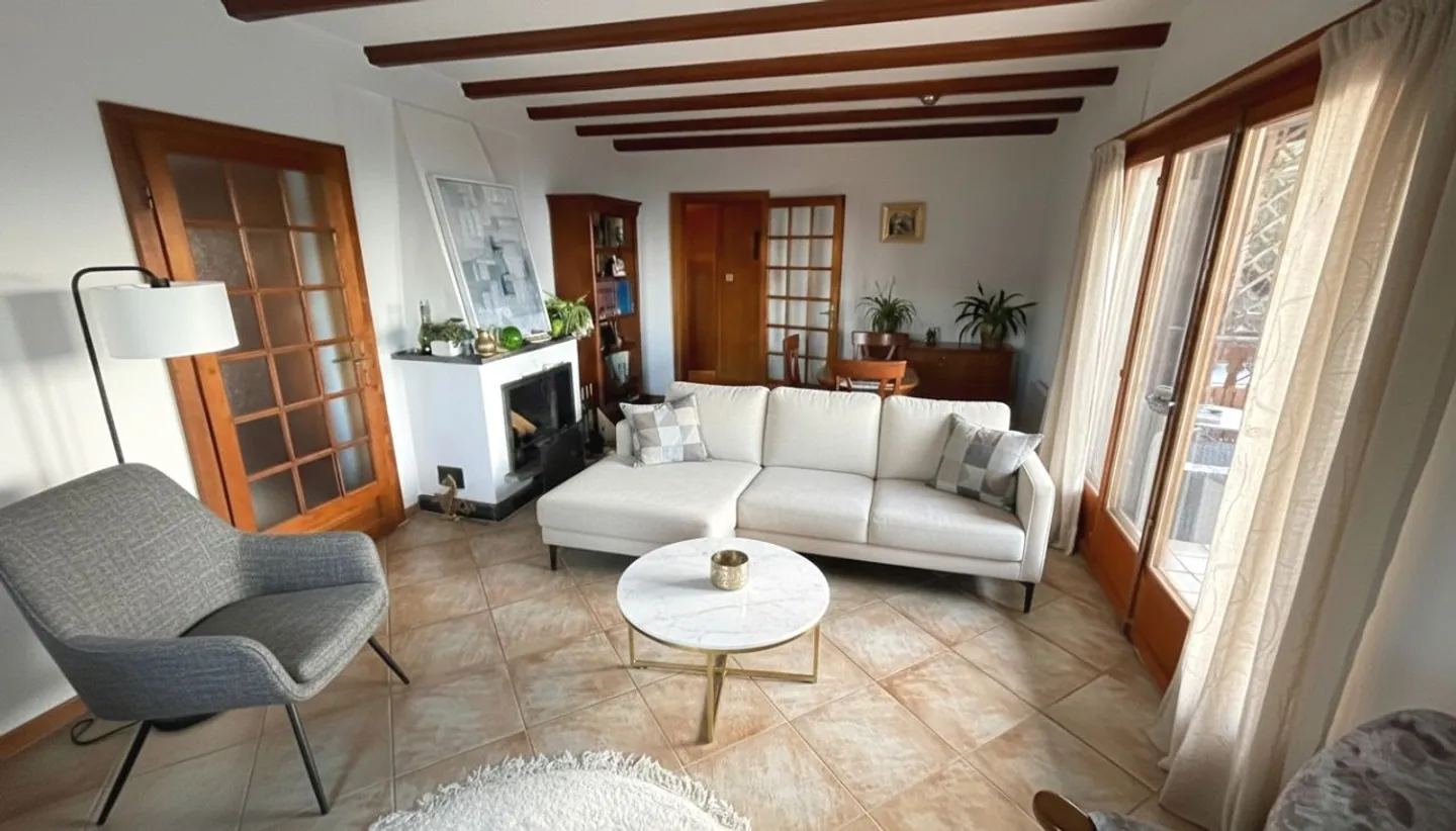 Bella casa familiare a St-Légier con vista sul lago - Foto 5 di 13