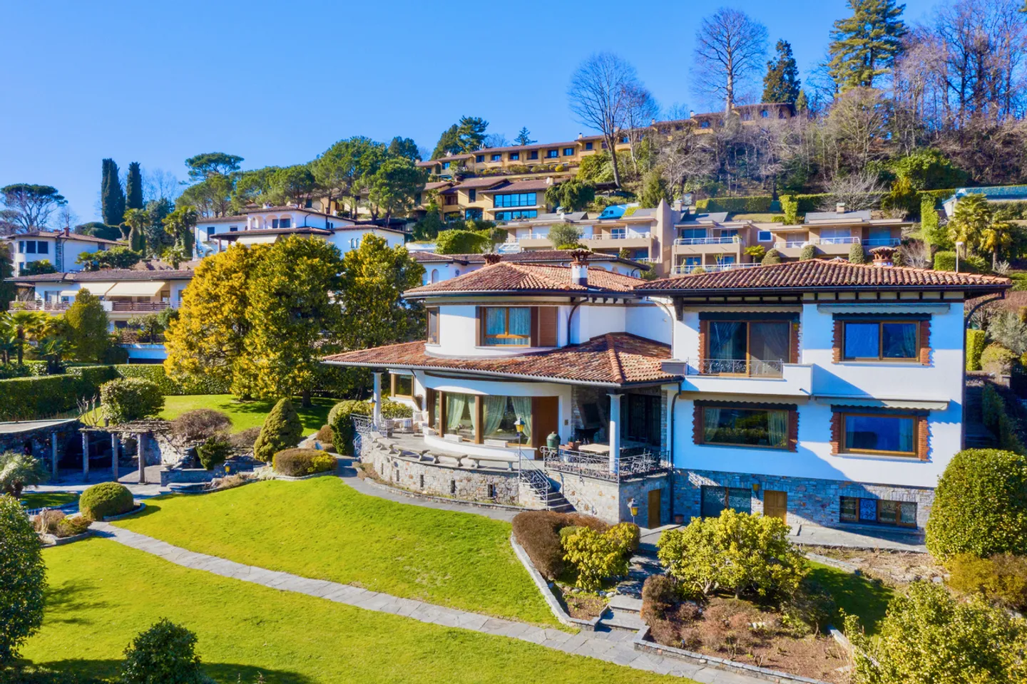 «Luxusvilla in Lugano zu verkaufen – Blick auf den See, den Garten und den Pool» - Foto 3 von 14