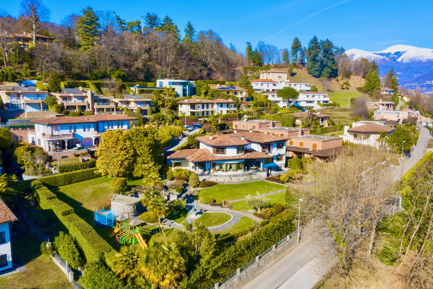 «Luxusvilla in Lugano zu verkaufen – Blick auf den See, den Garten und den Pool» - Foto 1 von 14