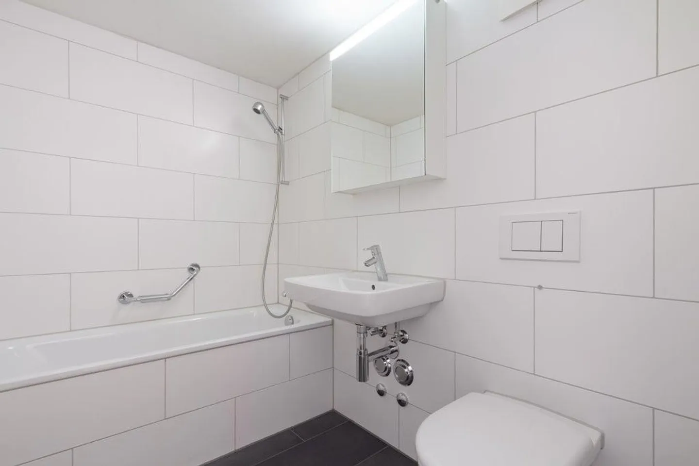 Cozy Apartment in Green Area - Photo 7 of 11