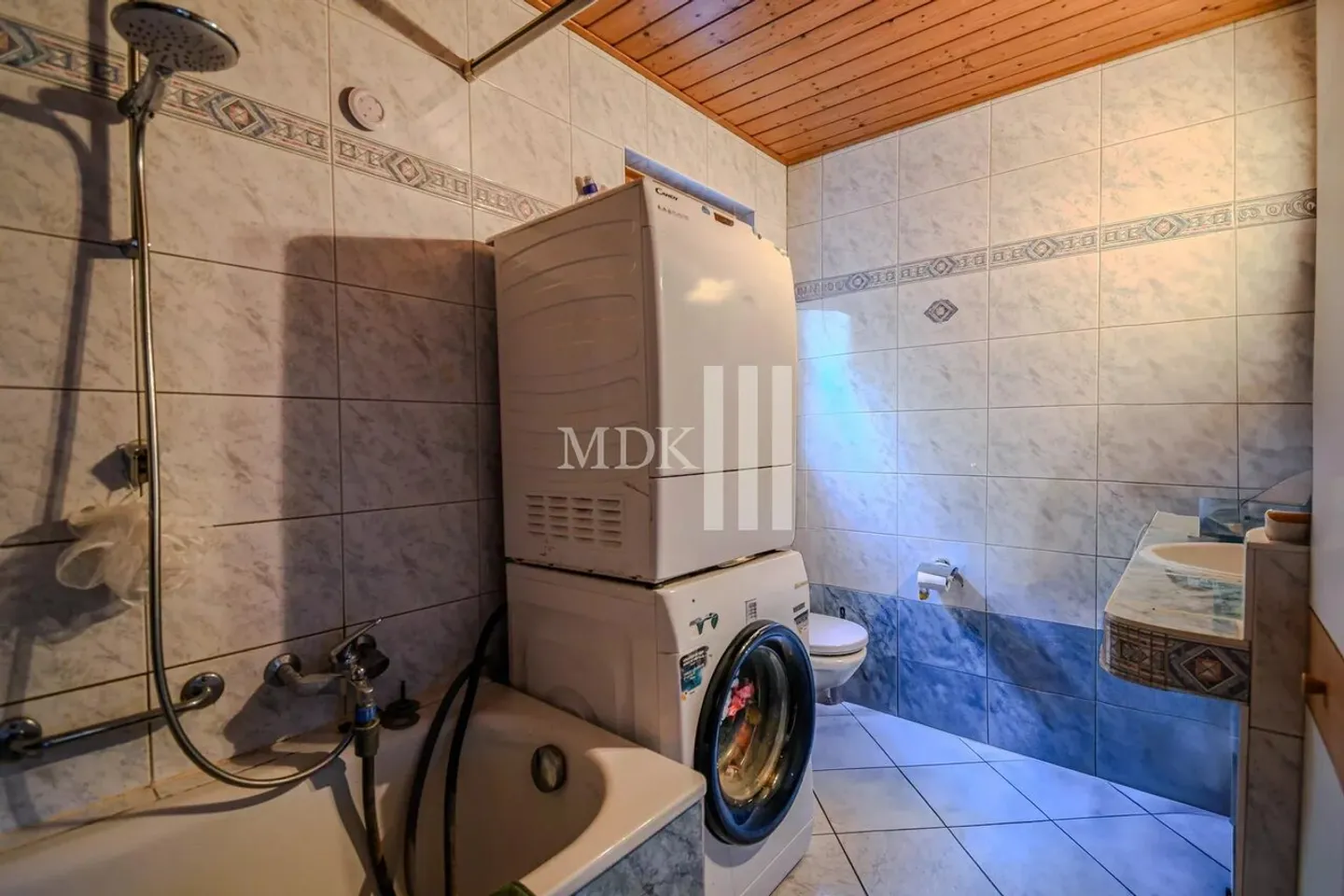 Chalet for sale - Photo 8 of 13