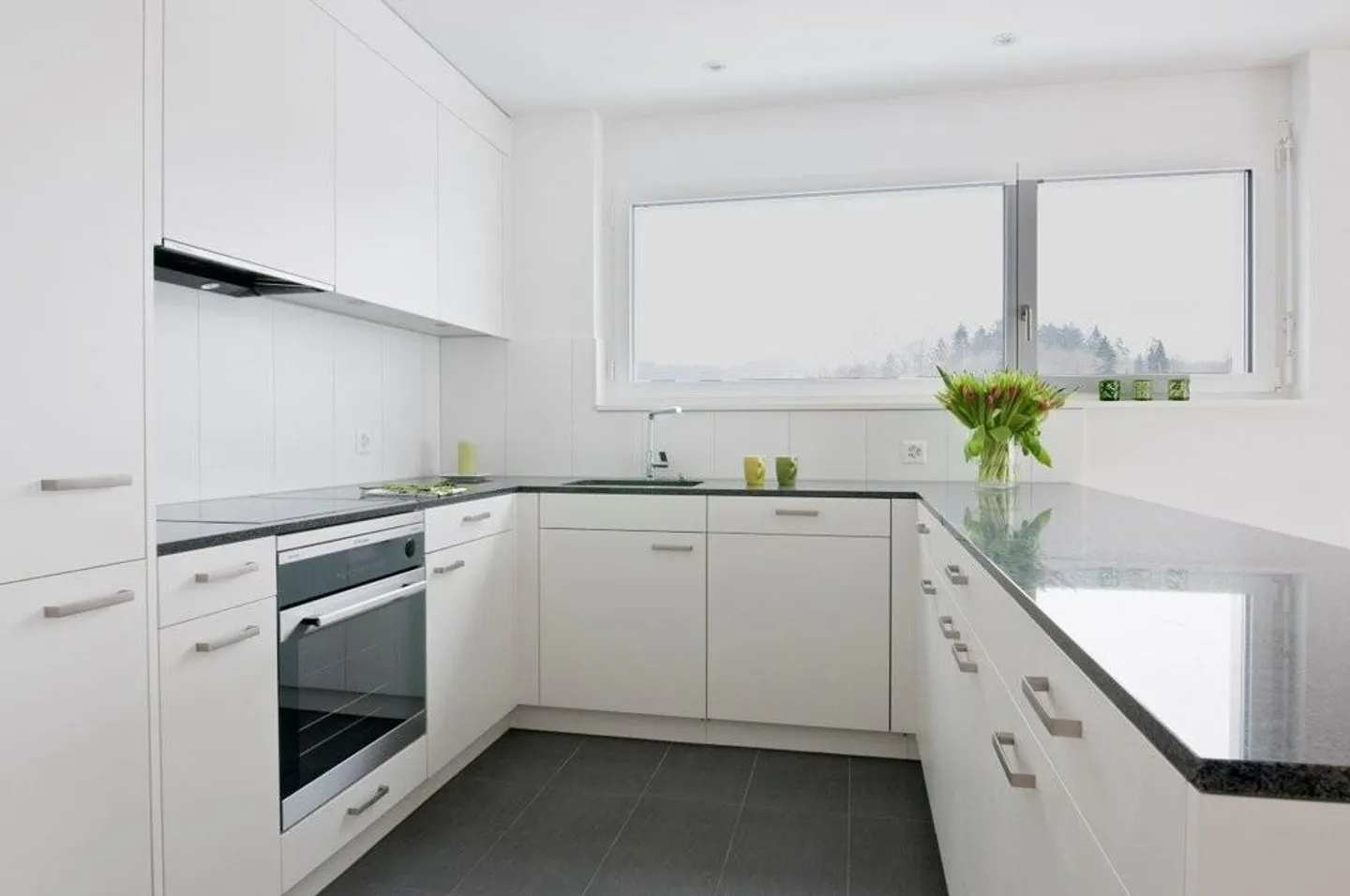 Stylish Attic Apartment with Terrace - Photo 2 of 8