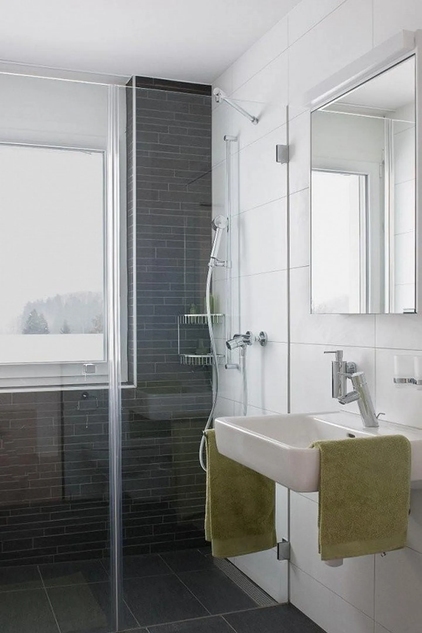 Stylish Attic Apartment with Terrace - Photo 7 of 8