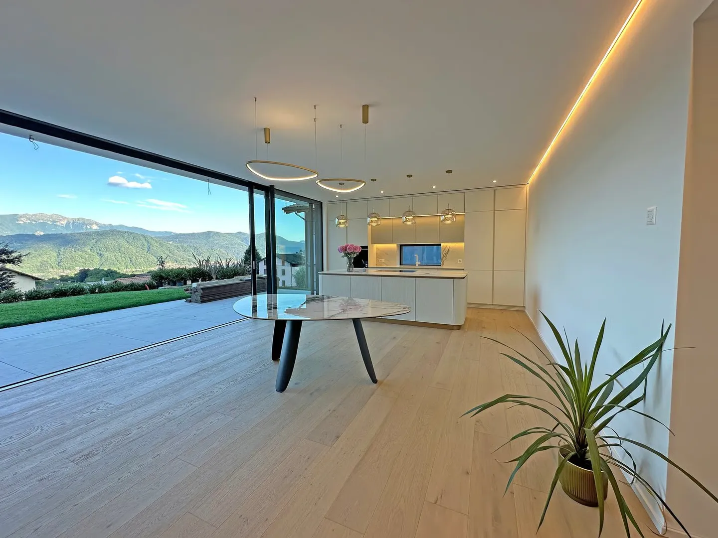 Appartement avec 4,5 pièces dans un nouveau bâtiment avec espace bien-être privé et vue sur le lac - Photo 4 sur 17