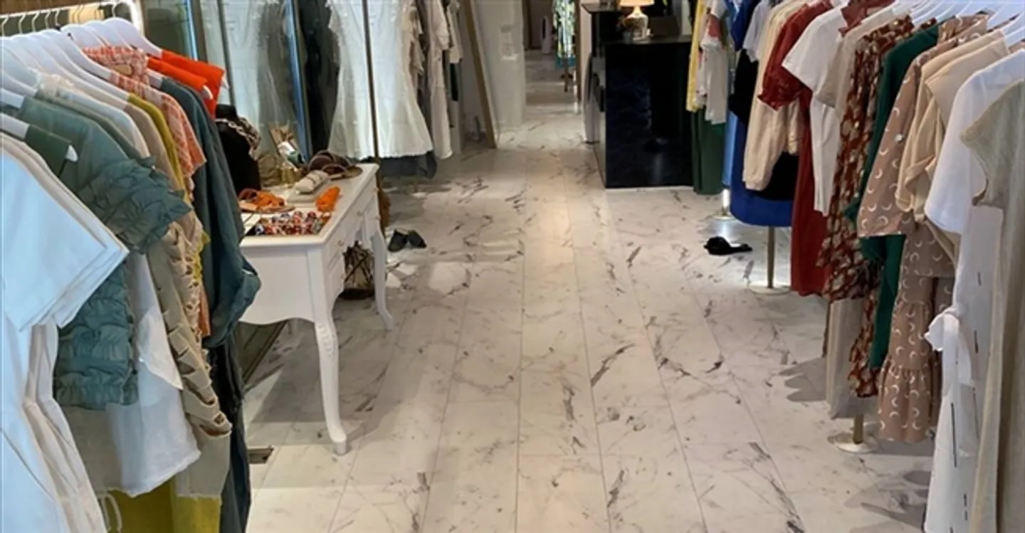 Commerce - Photo 2 of 10