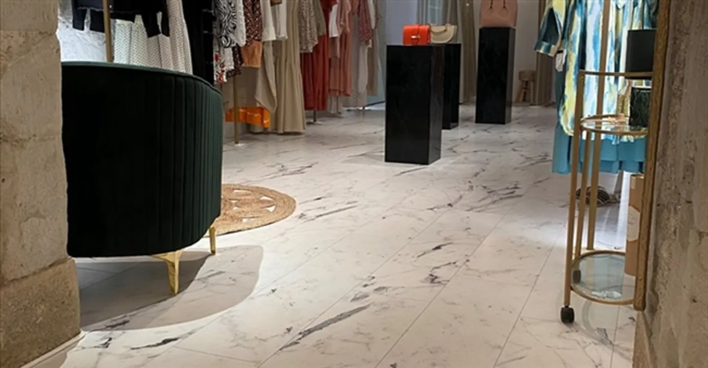 Commerce - Photo 4 of 10