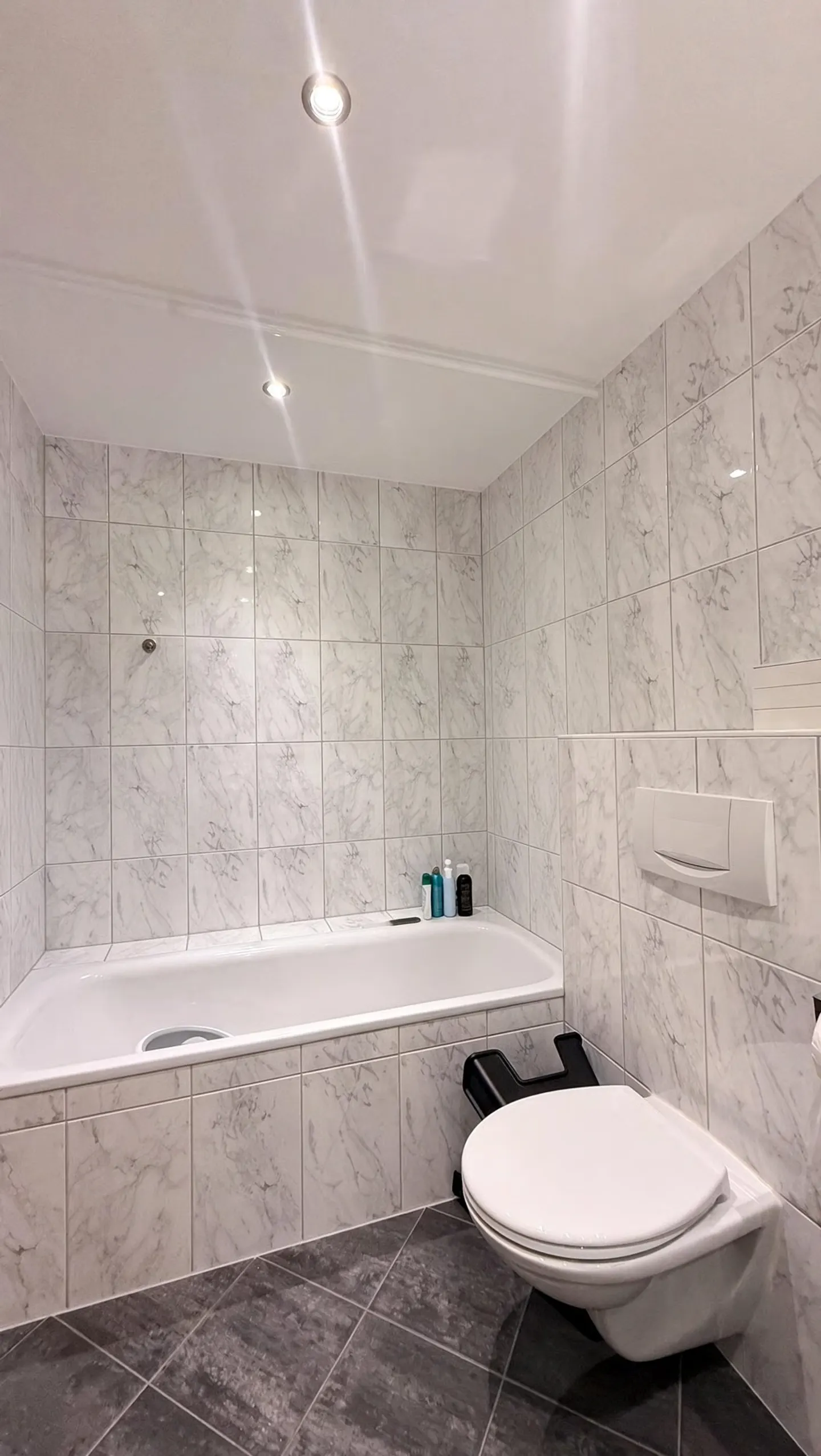 Attractive 4 1/2 room city apartment with 2 balconies & panoramic view - Photo 6 of 11