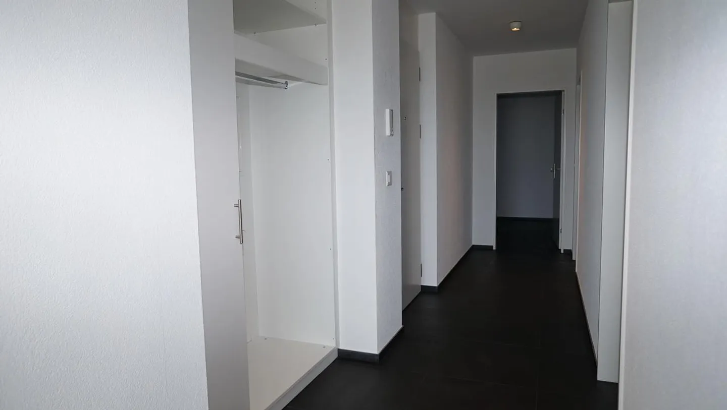Exclusive 4.5 Room Apartment with Garden Terrace! - Photo 2 of 6
