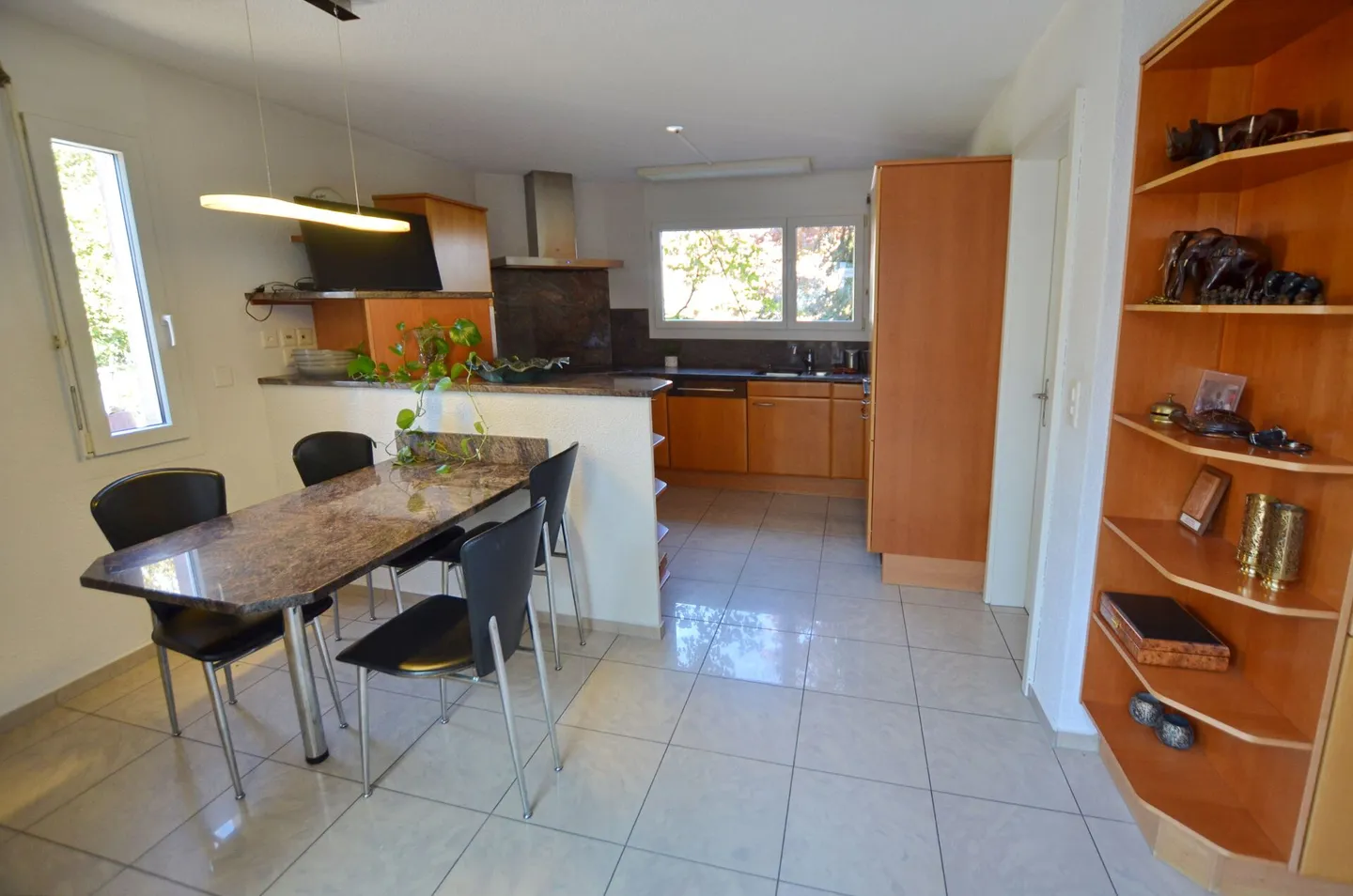 7 1/2 Zi-EFH mit 5½ Zi-Einliegerwohnung Wohnen und Arbeiten unter einem Dach - Foto 6 von 12