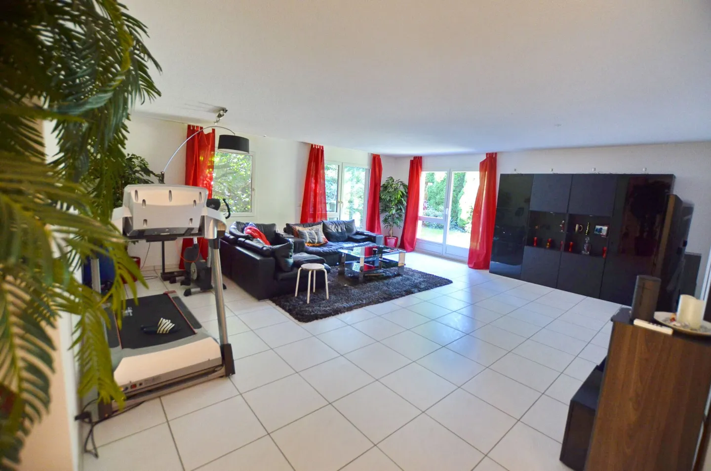 7 1/2 Zi-EFH mit 5½ Zi-Einliegerwohnung Wohnen und Arbeiten unter einem Dach - Foto 9 von 12
