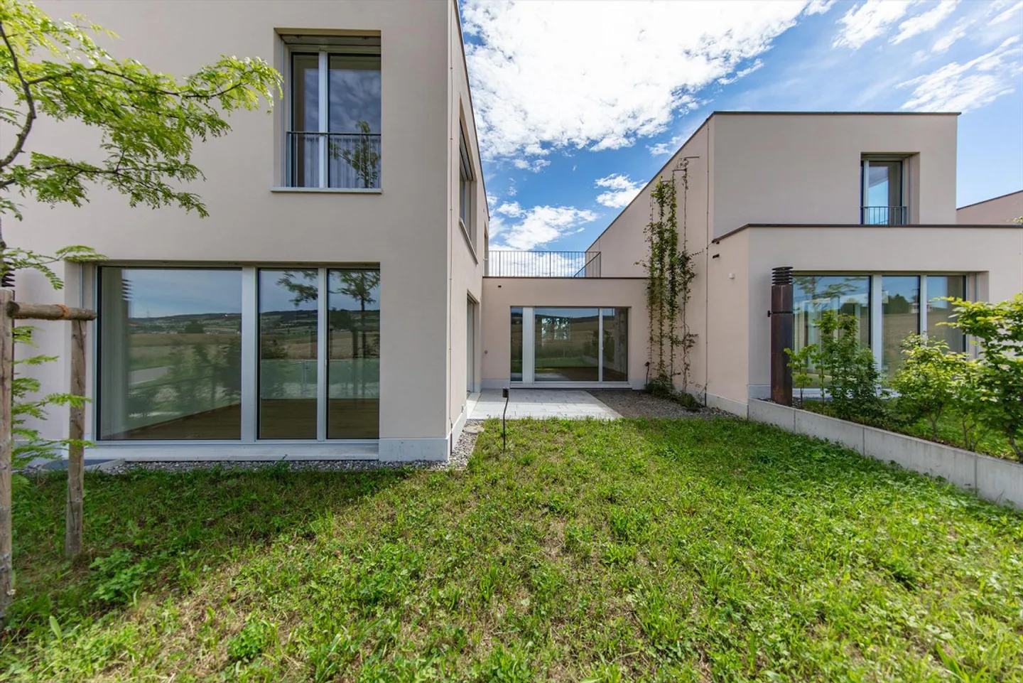 "Tschampani" - Grosszügiges 4.5-Zimmer Haus im Grünen. - Foto 1 von 3