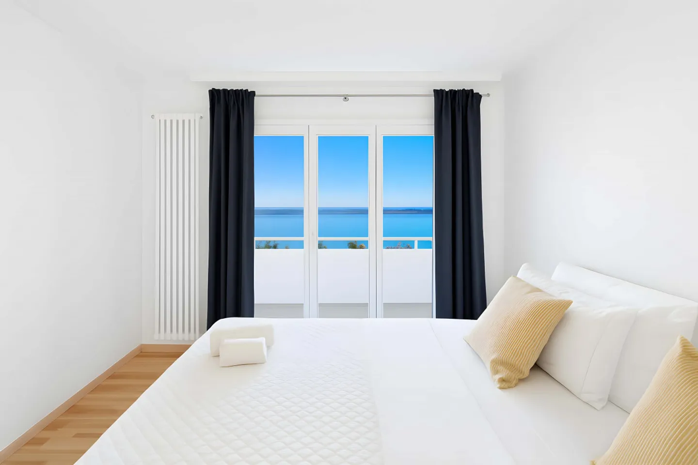 3.5 camere luminose con vista sul lago a 180 gradi - Foto 1 di 7