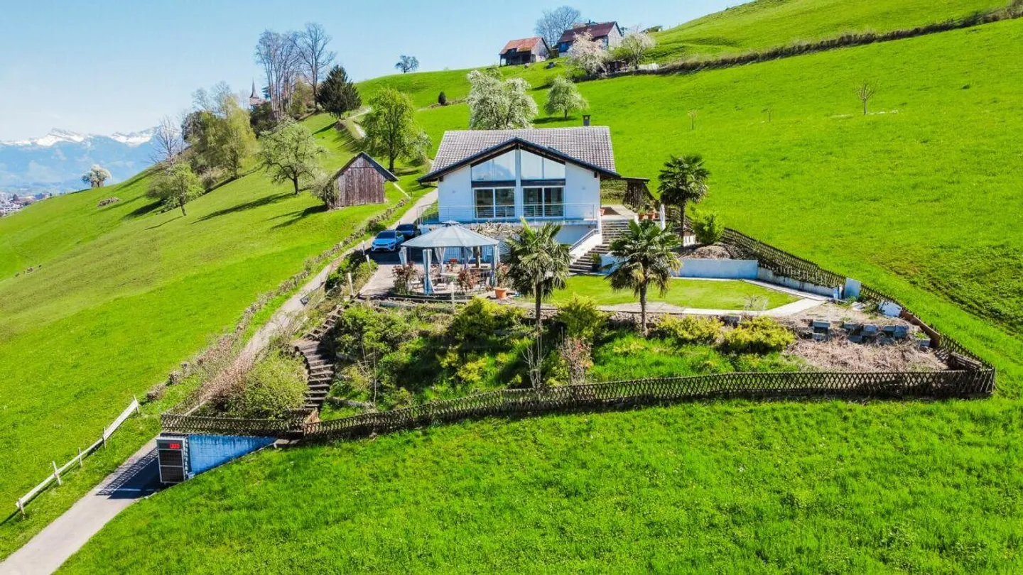 Proprietà esclusiva con vista lago non ostacolata - Foto 1 di 19