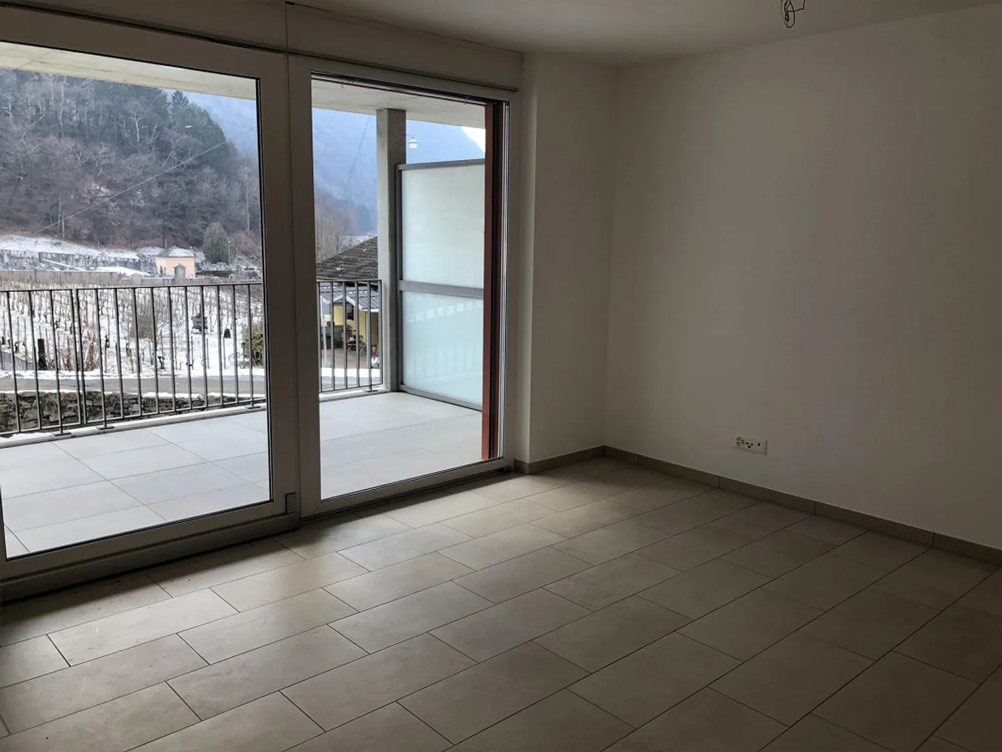 Appartement 2,5 pièces - Photo 2 sur 4