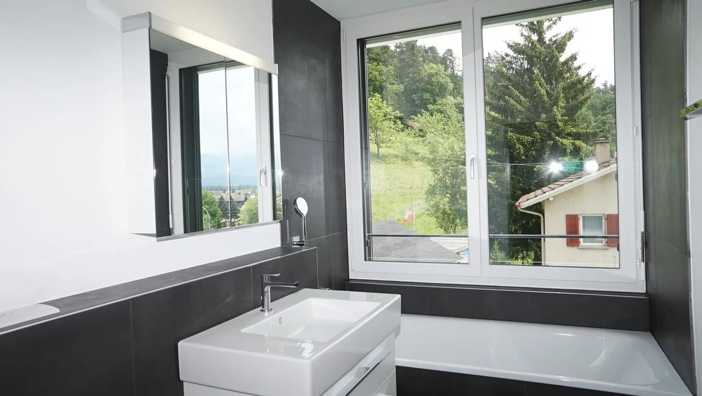 Exclusive 4.5 Room Apartment with Garden Terrace! - Photo 3 of 6