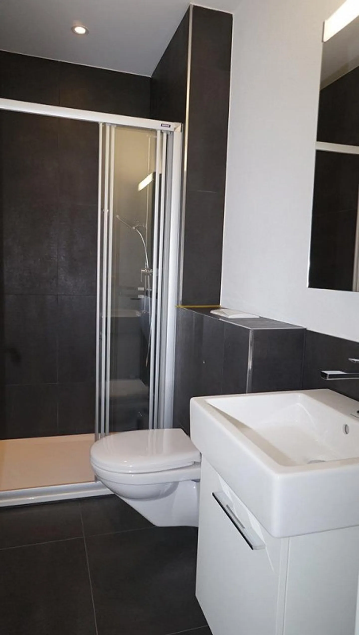 Exclusive 4.5 Room Apartment with Garden Terrace! - Photo 4 of 6