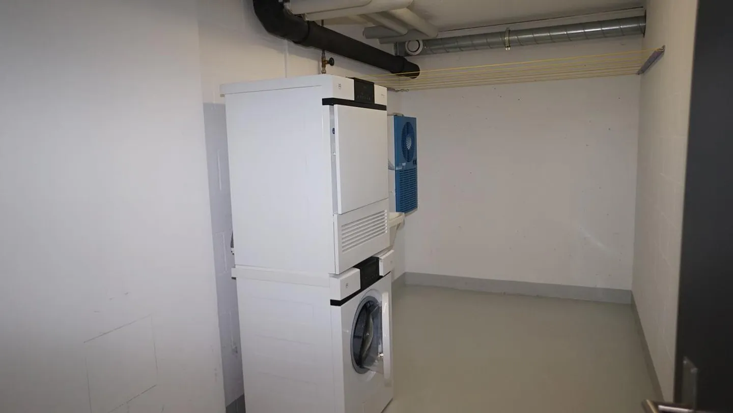 Exclusive 4.5 Room Apartment with Garden Terrace! - Photo 5 of 6