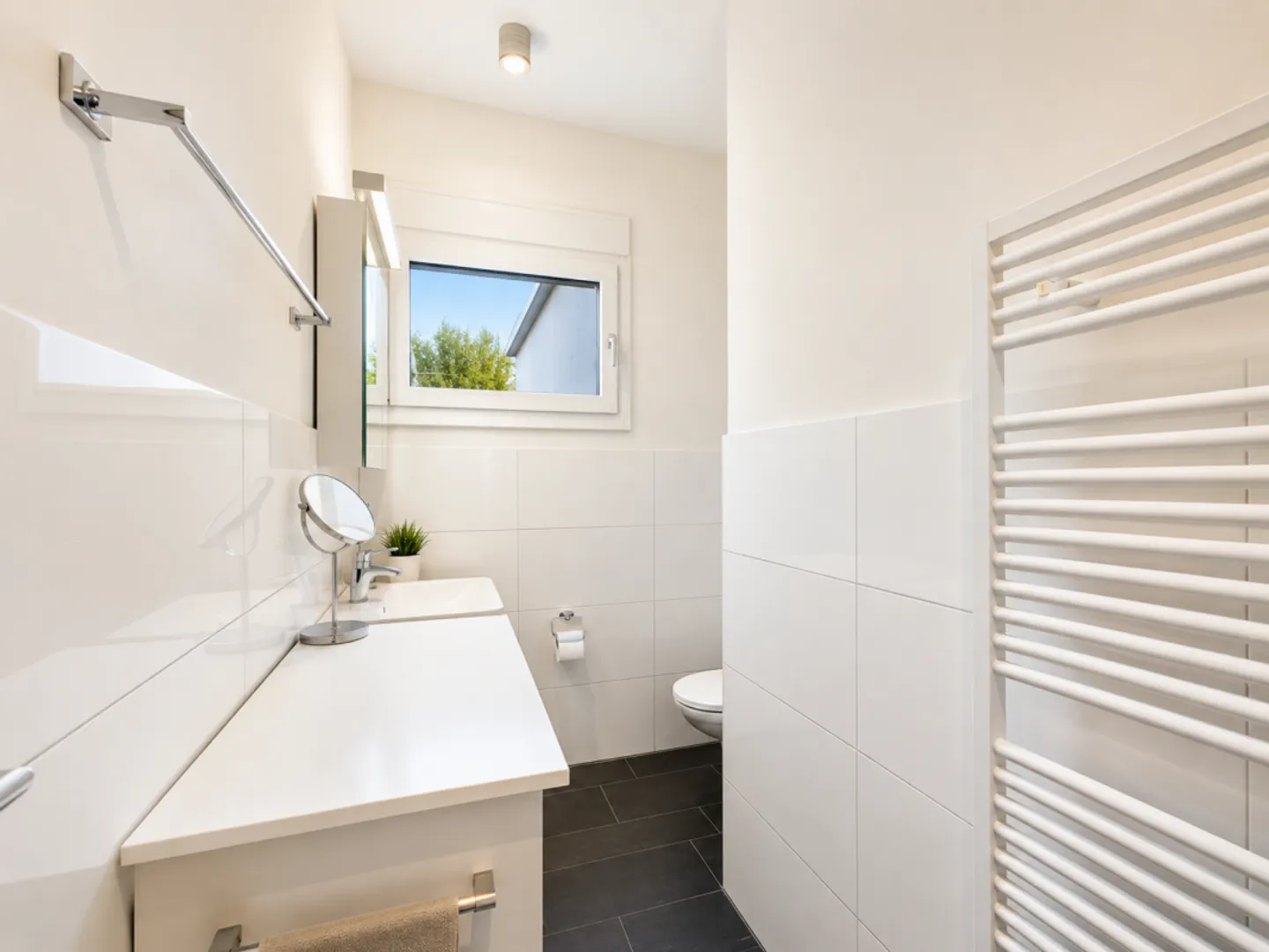 Exklusive Dachwohnung mit Golfblick - Foto 13 von 15
