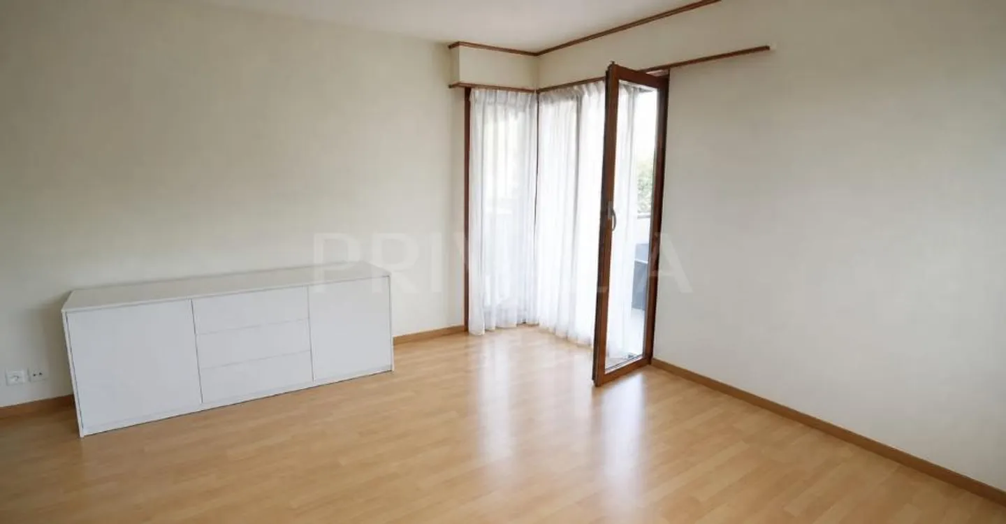 Exklusiv: Charmante 2½ Zimmer mit Balkonen und Seeblick - Foto 2 von 8