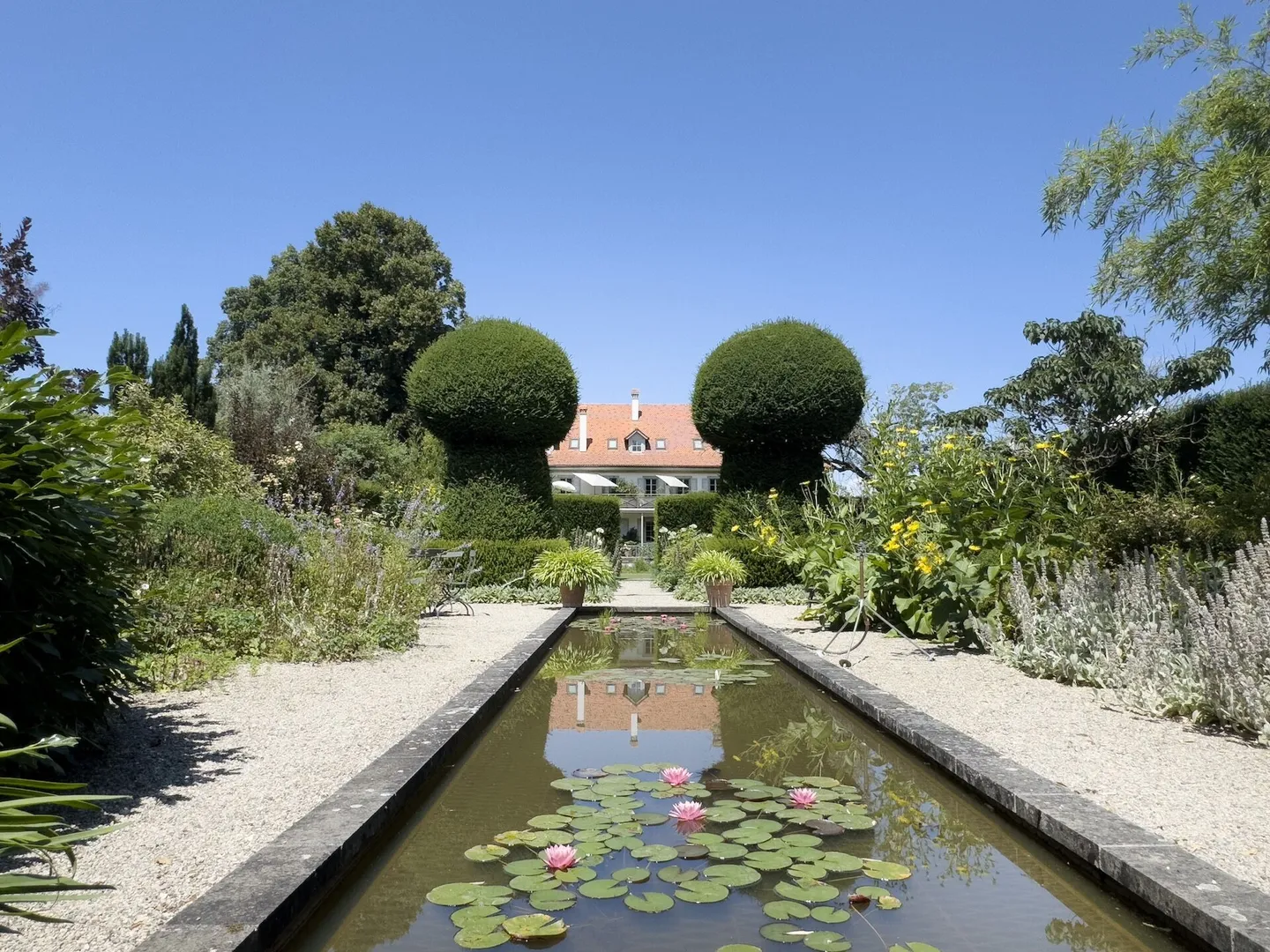 Condominium unique de 4 pièces avec balcon ensoleillé dans le parc du château - Photo 1 sur 34