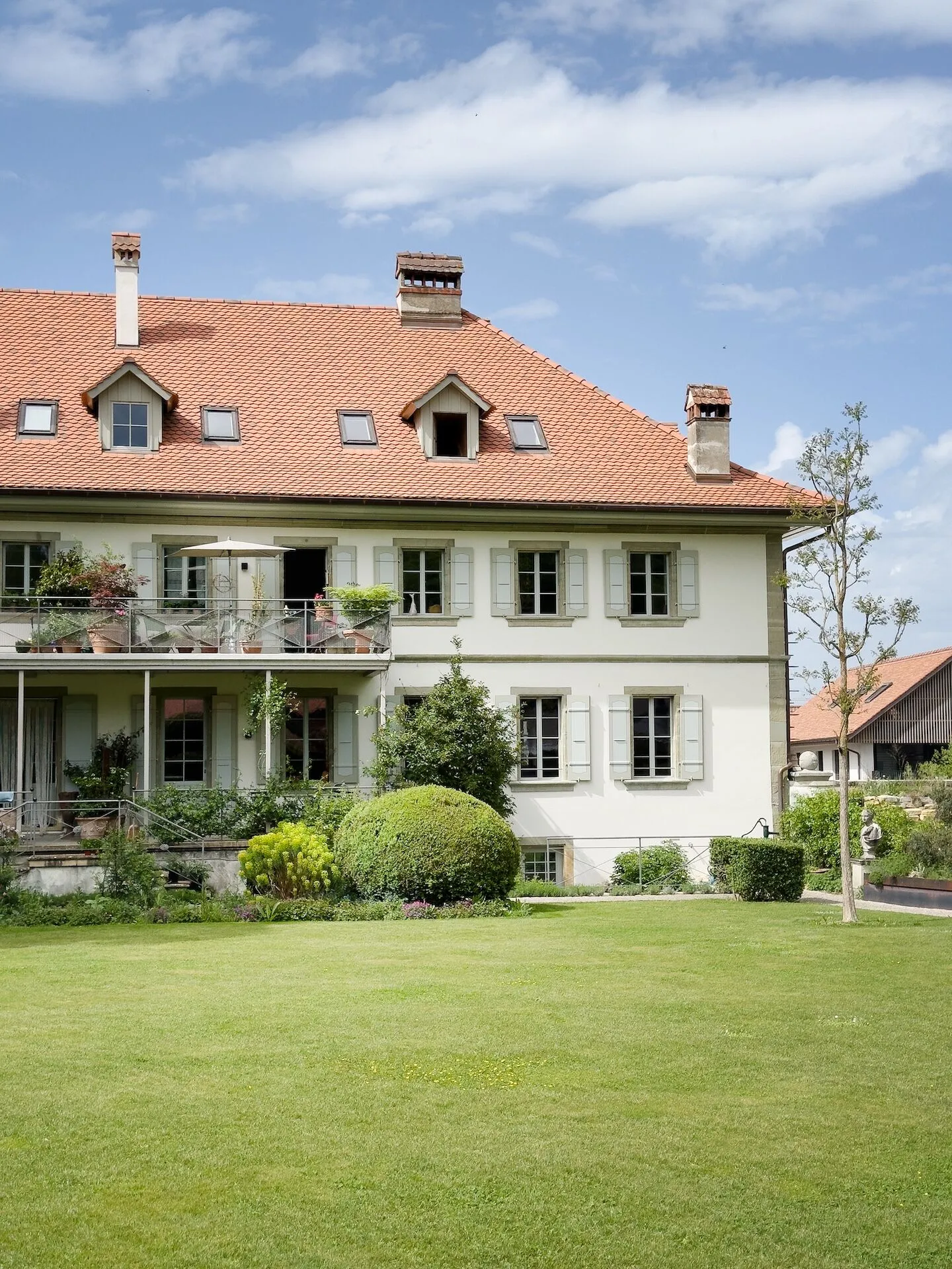 Condominium unique de 4 pièces avec balcon ensoleillé dans le parc du château - Photo 3 sur 34