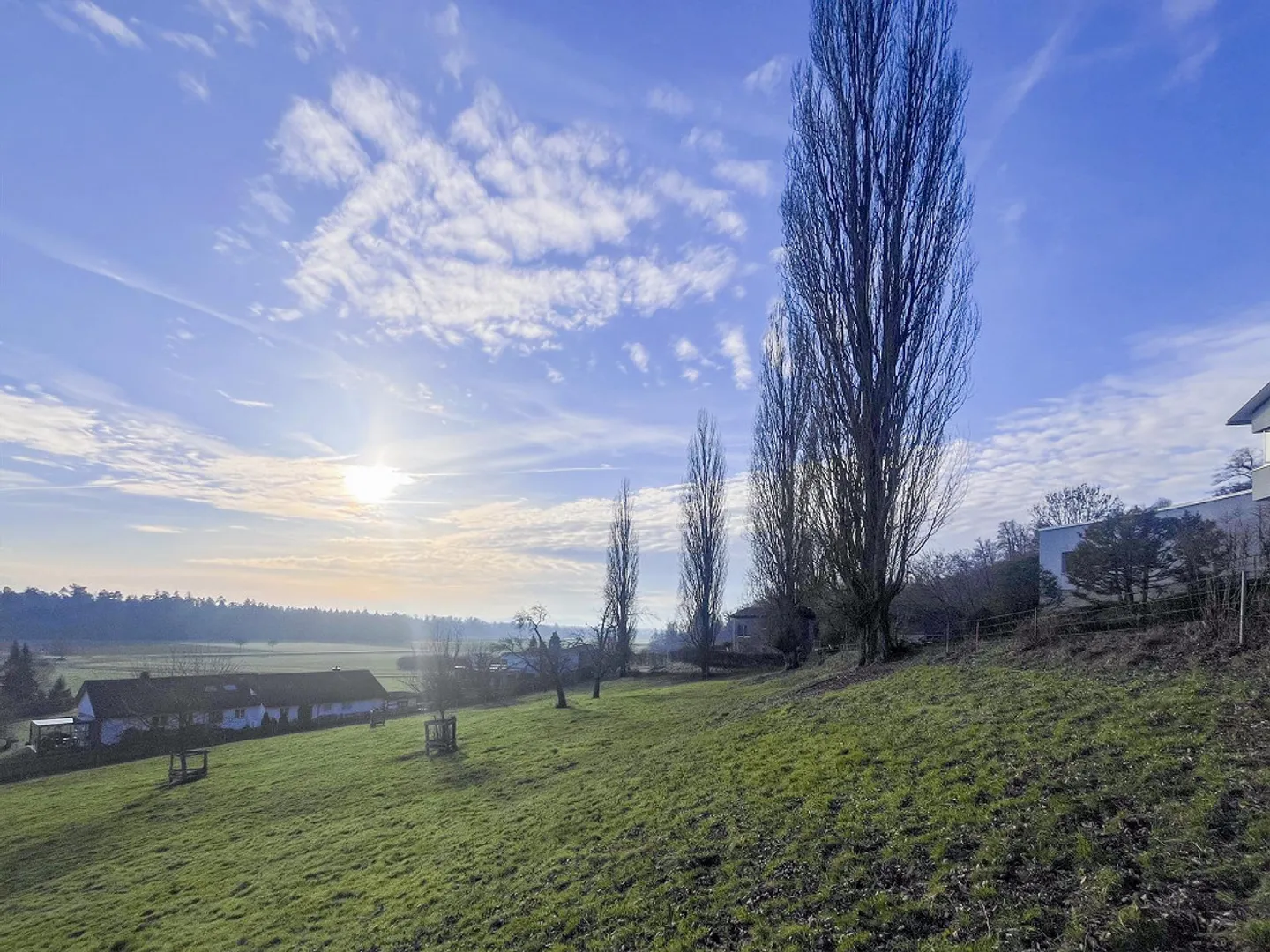 Single-family homes on the southern slope with a wide view and large garden - Photo 7 of 8