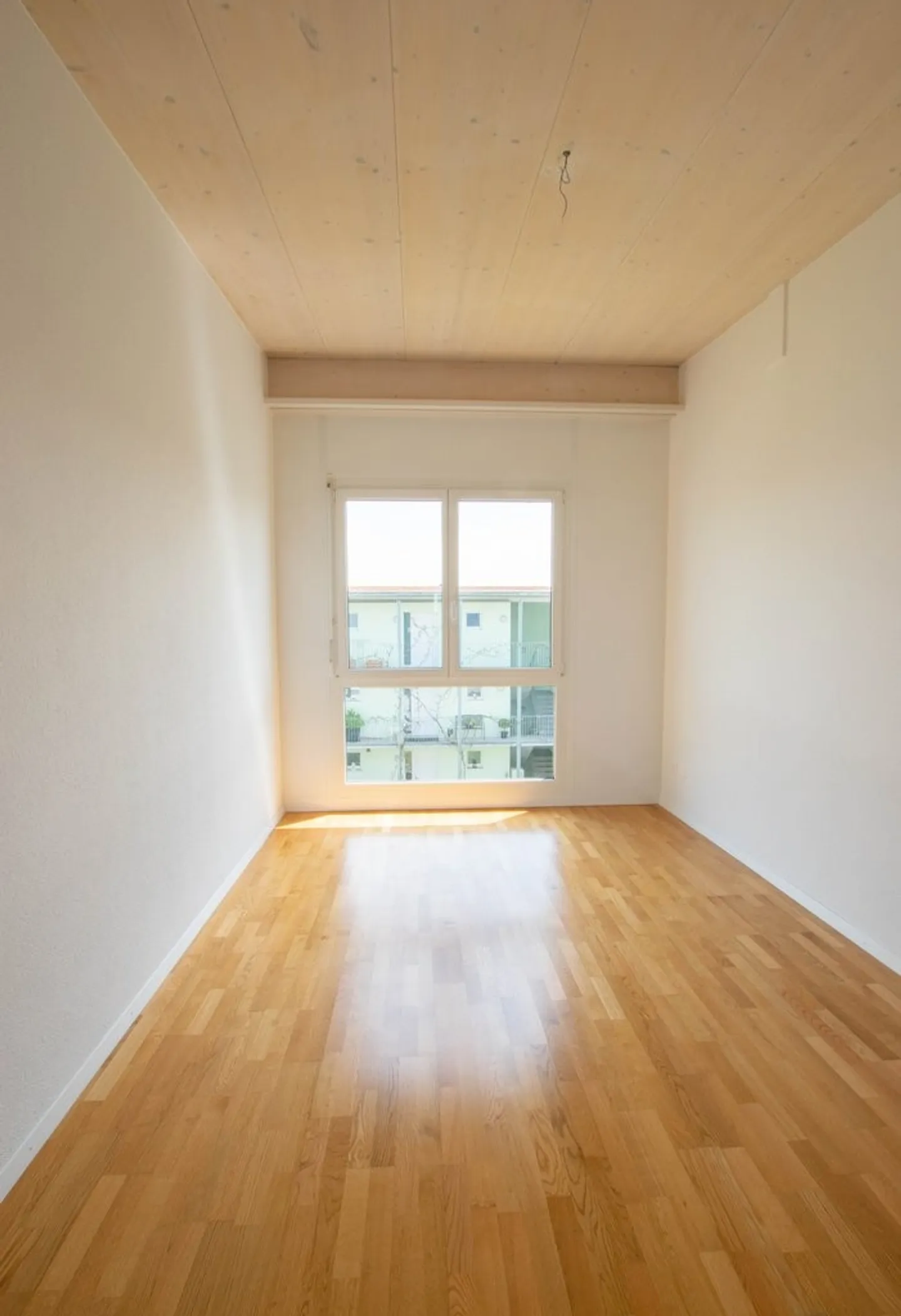 Appartement spacieux avec balcon ensoleillé ! - Photo 3 sur 10