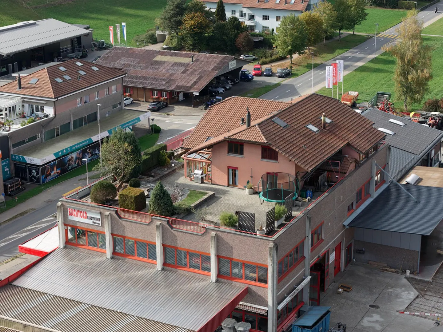 Maison individuelle spacieuse de 7 pièces avec véranda et terrasse - Photo 1 sur 14