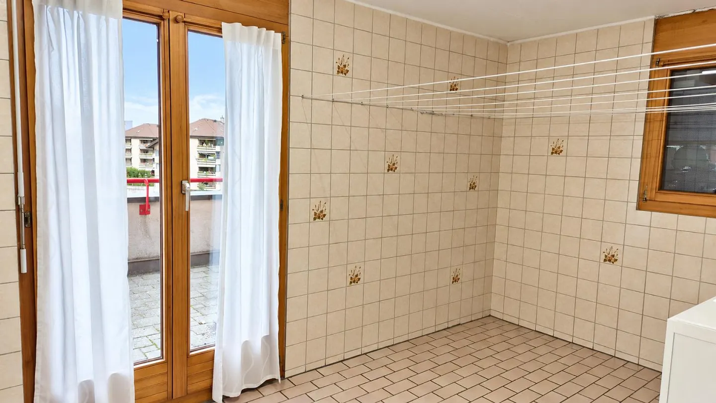 Maison individuelle spacieuse de 7 pièces avec véranda et terrasse - Photo 7 sur 14