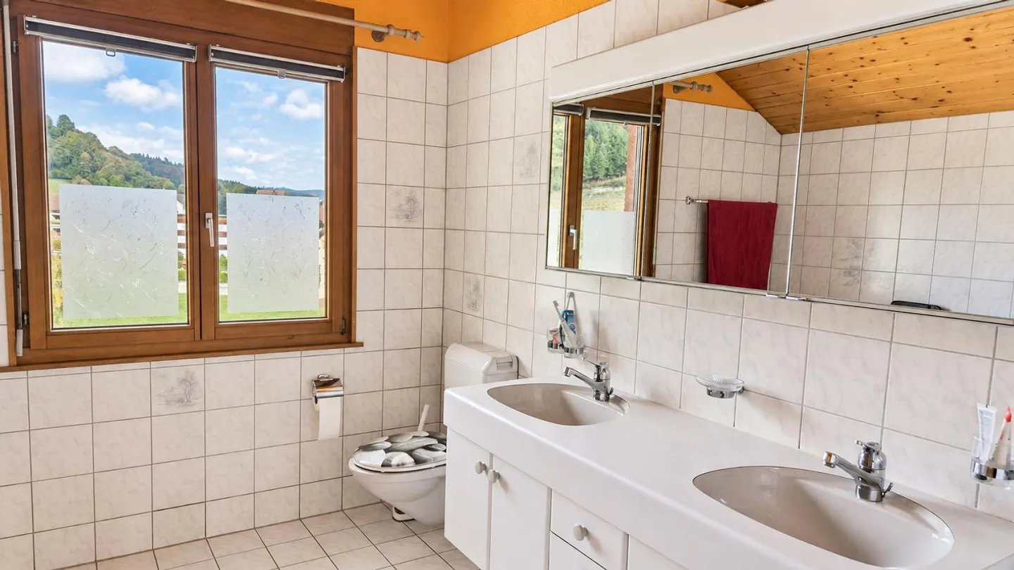 Maison individuelle spacieuse de 7 pièces avec véranda et terrasse - Photo 10 sur 14