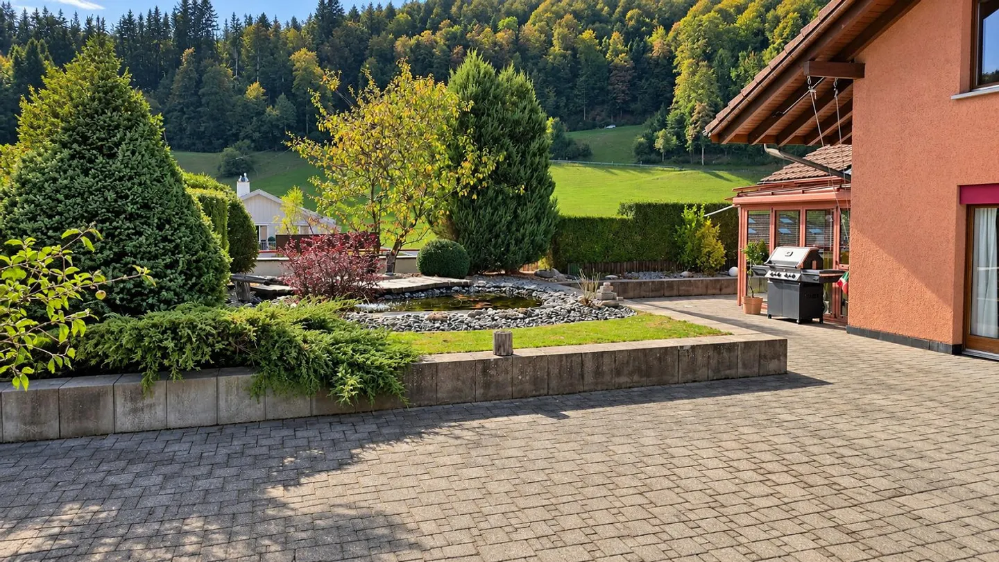 Maison individuelle spacieuse de 7 pièces avec véranda et terrasse - Photo 11 sur 14