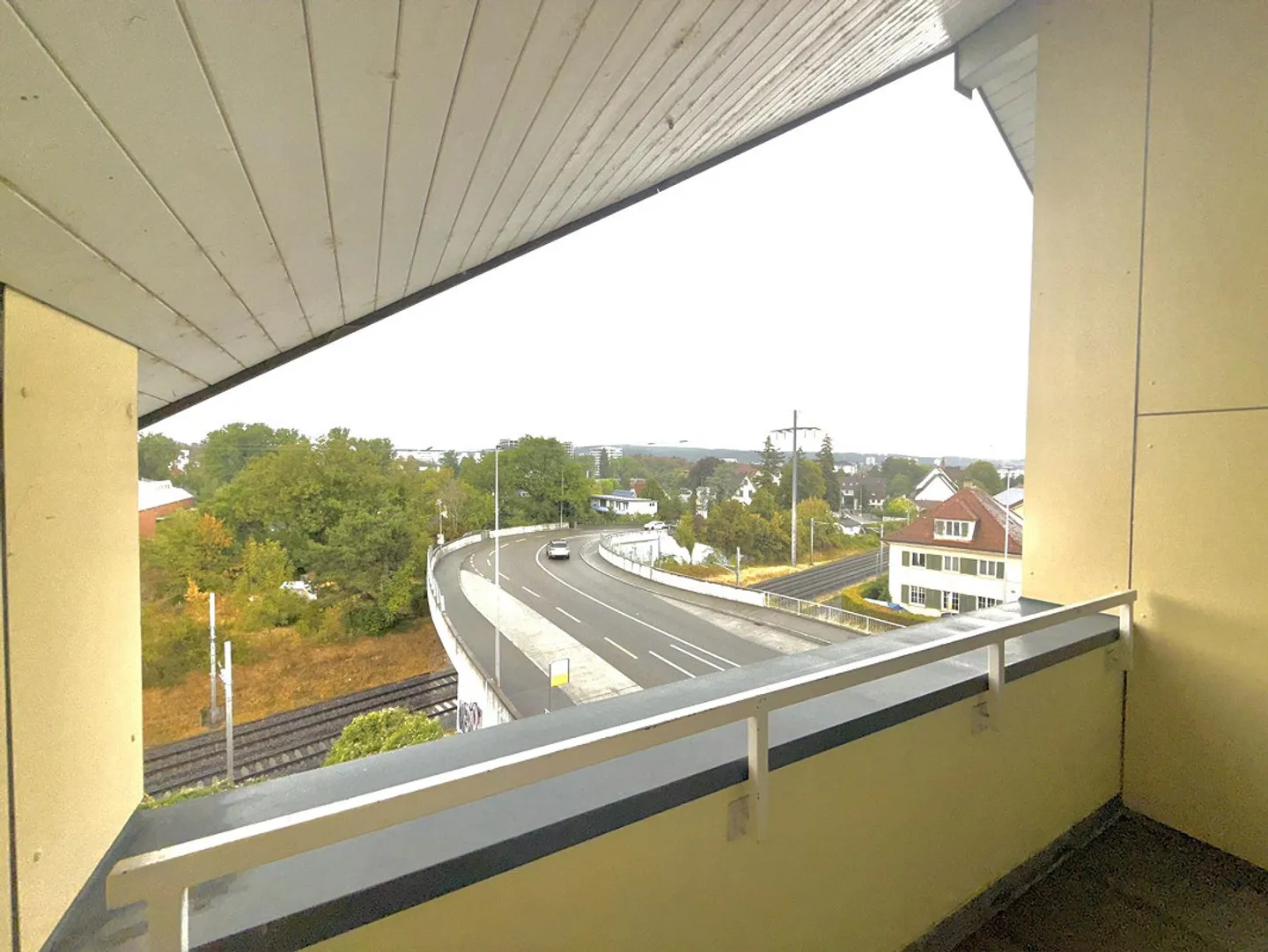 Spacious attic apartment for rent in Dornach - Photo 5 of 8