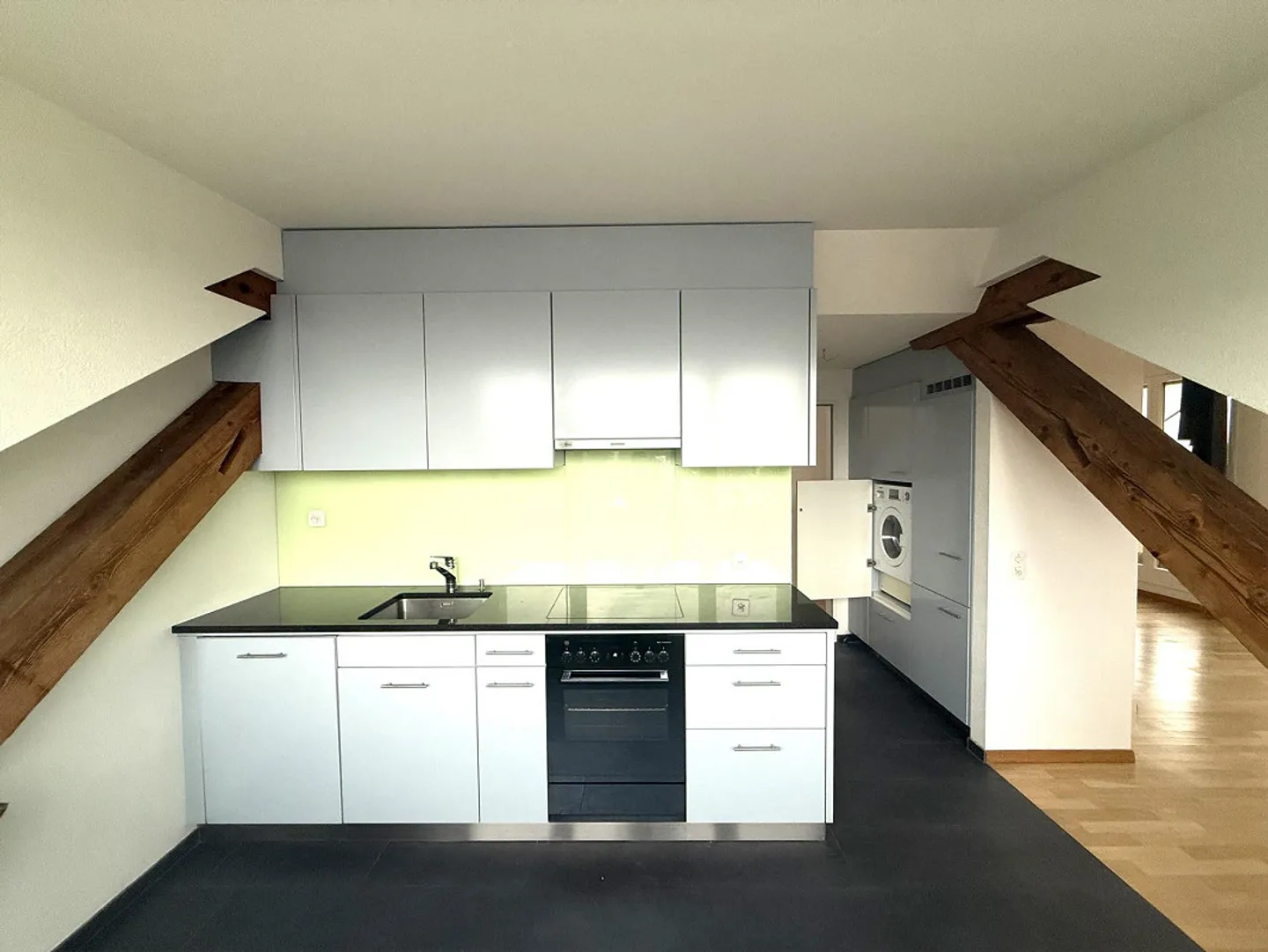 Spacious attic apartment for rent in Dornach - Photo 3 of 8
