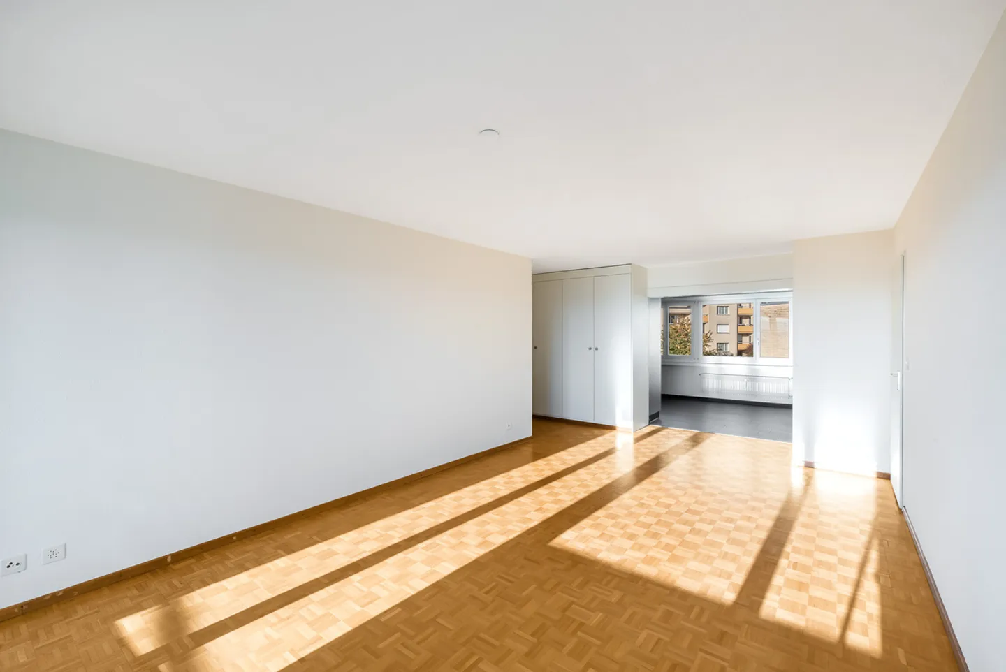 Spacious 4.5-Room Apartment - Photo 5 of 11