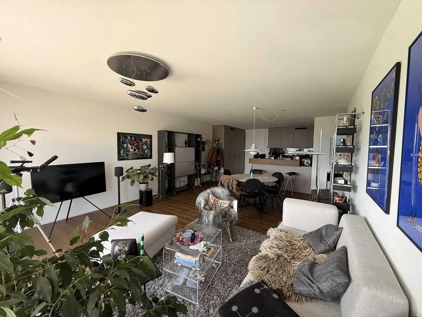 Ampio appartamento di 2,5 locali al Steinibach con vista panoramica mozzafiato - Foto 3 di 7