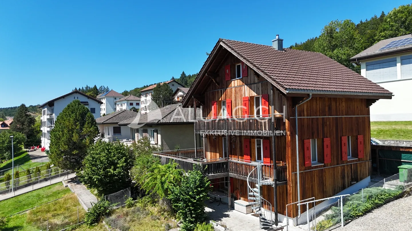 VIVERE IN UN CHALET ACCOGLIENTE CON GIARDINO - Foto 2 di 8