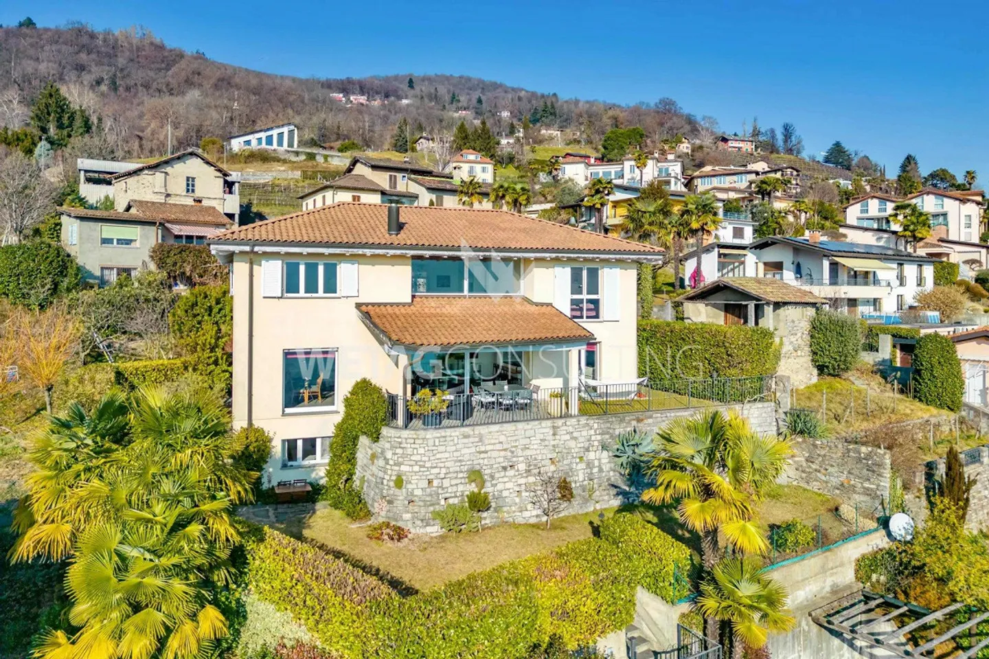 Lugano-Neggio: Villa elegante con vista magnifica sul lago di Lugano... - Foto 2 di 12