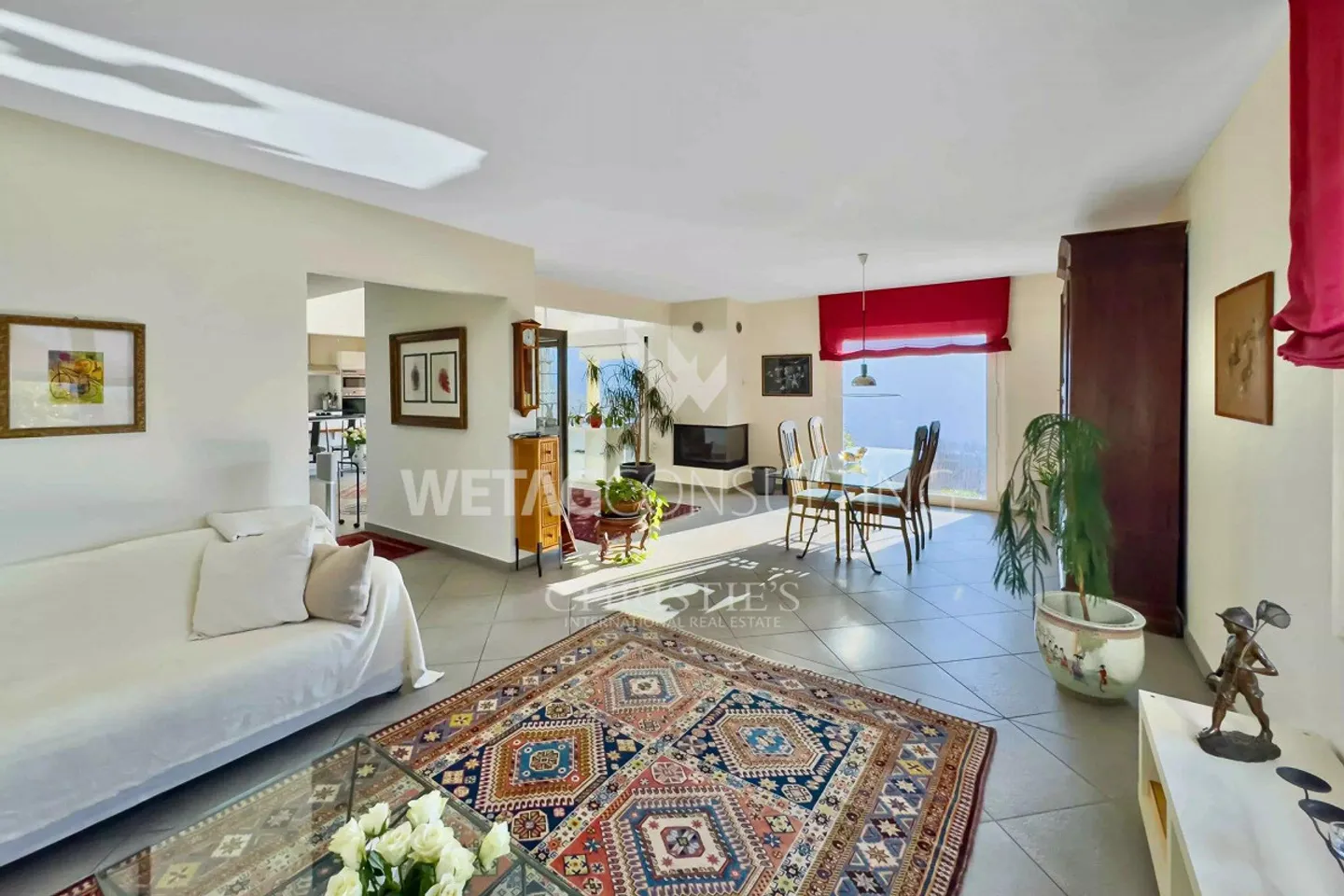 Lugano-Neggio: Villa elegante con vista magnifica sul lago di Lugano... - Foto 3 di 12