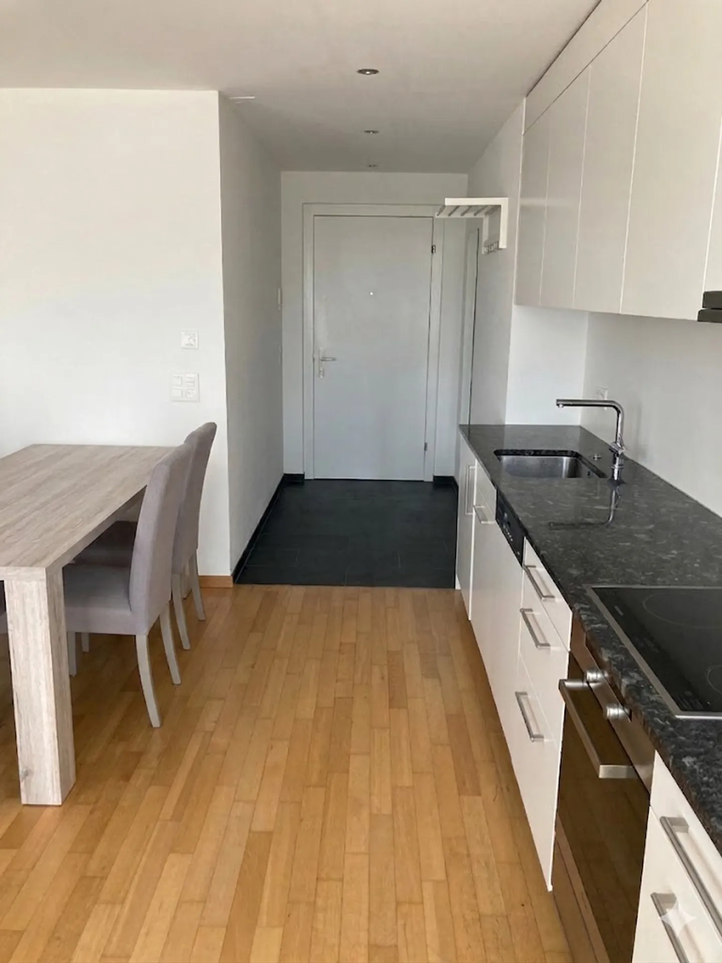 Bright 2-room apartment in a quiet location - Photo 3 of 6