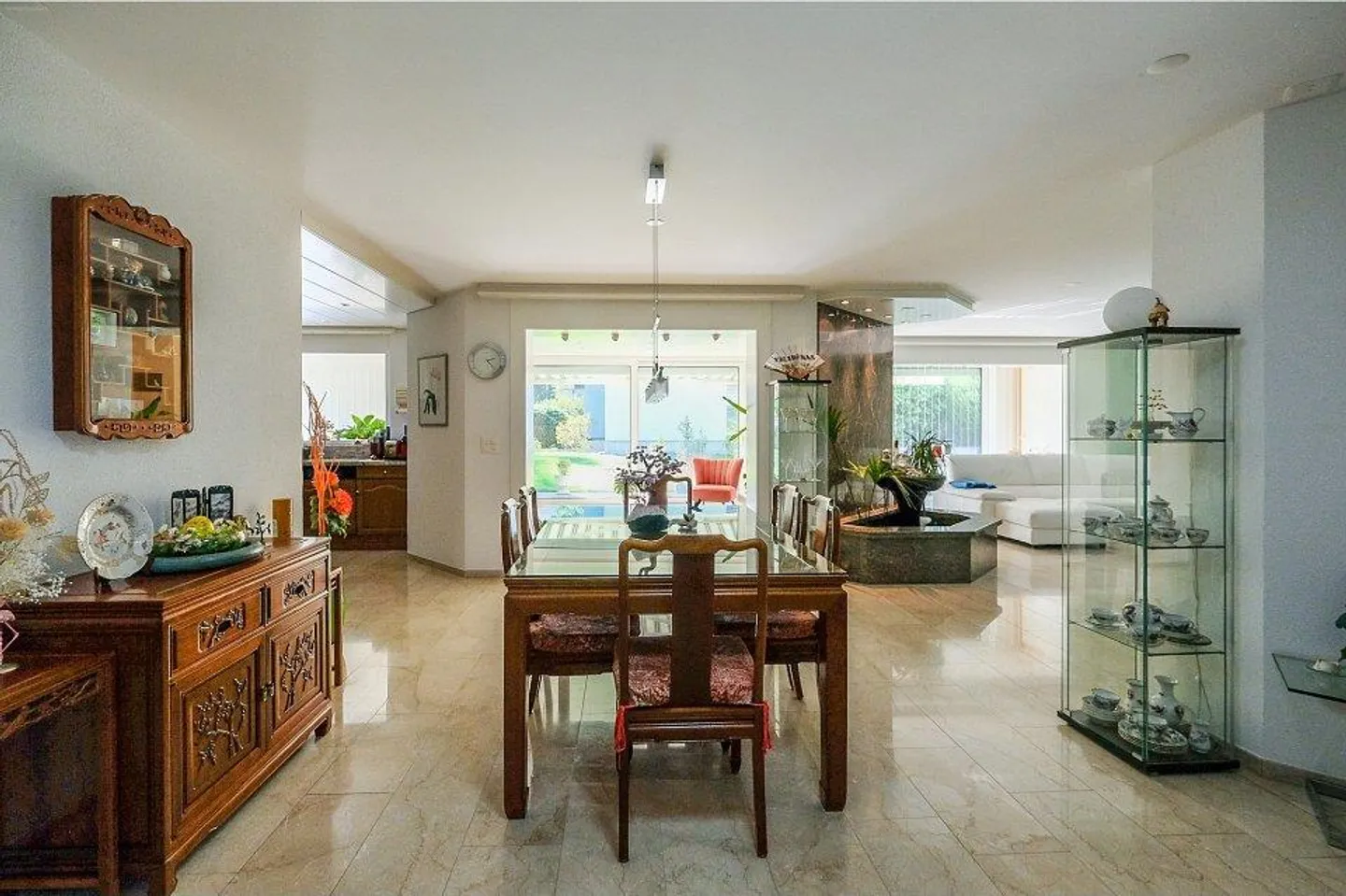 4.5-(5.5) Room Garden Apartment with High-End Finish in a Quiet and Sunny Location! - Photo 4 of 13