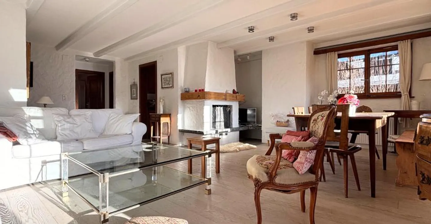 Charmante 4,5-Zimmer-Wohnung im Zentrum von Chateau-d'Oex - Foto 1 von 7