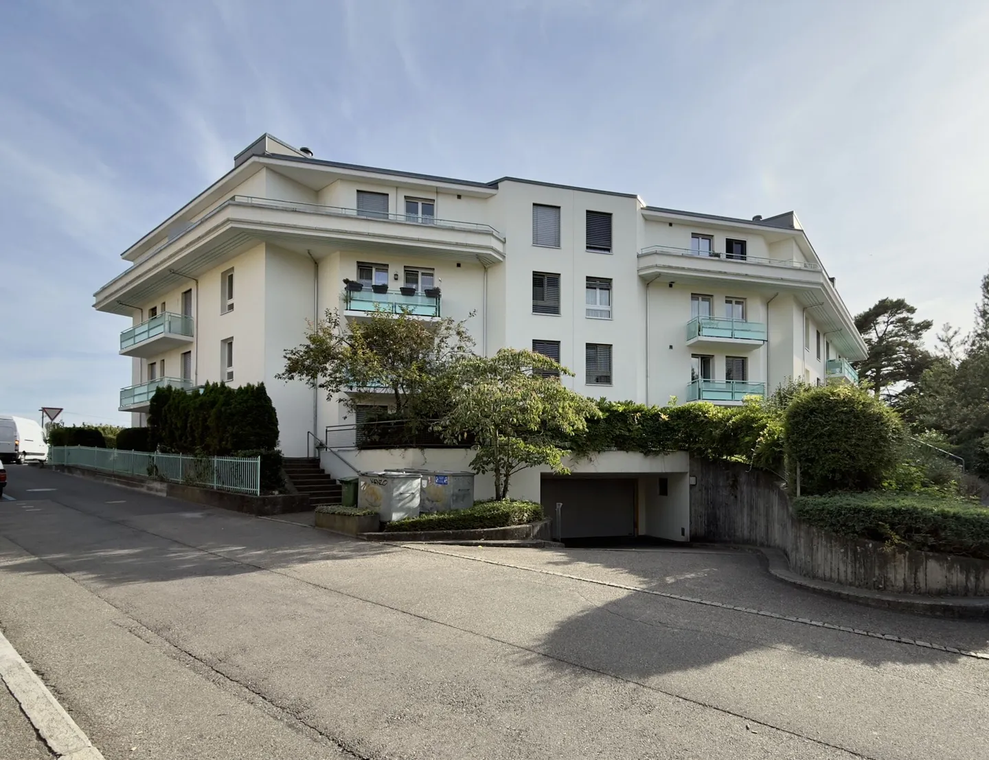 APPARTEMENT SPACIEUX DANS UN EMPLACEMENT CENTRAL - Photo 2 sur 7